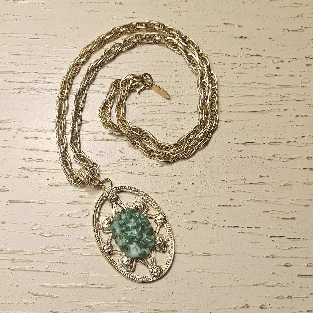 WHITING & DAVIS Signed Pendant Necklace Dark Green Cut Jade